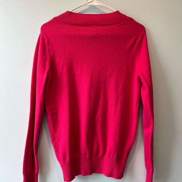 Woman’s Pink Gap sweater - Picture 3 of 5